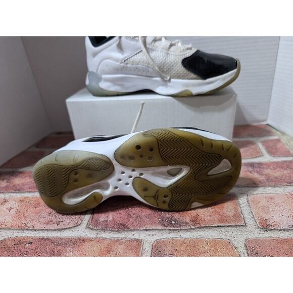 Nike Boys Jordan 11 CMFT Low DV2208-100 White Black Shoes Sneakers Size 5.5 Y - Picture 8 of 10